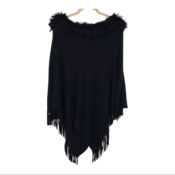 Steve Madden Black Faux Fur-Collar Poncho, One Size - Picture 2 of 10